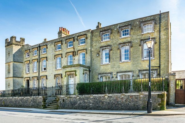 Tower House, London Road, Arundel, West Sussex, BN18 9BH 7