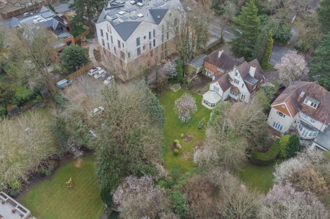 128 Foxley Lane, Purley, Greater London, CR8 3NE 5