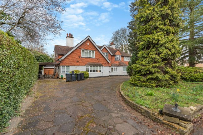 128 Foxley Lane, Purley, Greater London, CR8 3NE 5