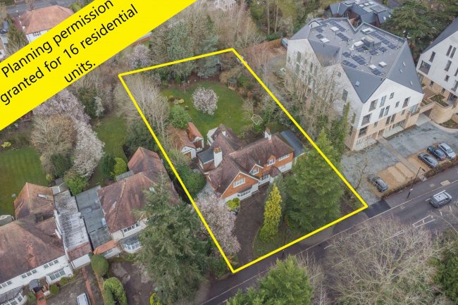 128 Foxley Lane, Purley, Greater London, CR8 3NE 5