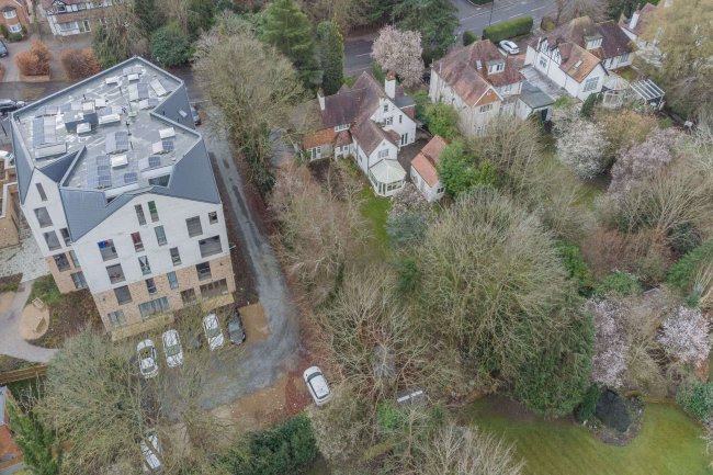 128 Foxley Lane, Purley, Greater London, CR8 3NE 5