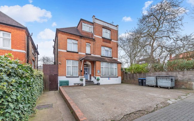 30 Chatsworth Road, Kilburn, London, NW2 4BS 8