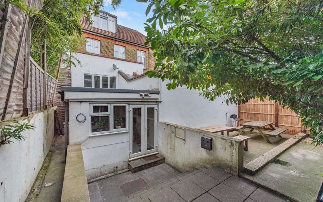 30 Chatsworth Road, Kilburn, London, NW2 4BS 8