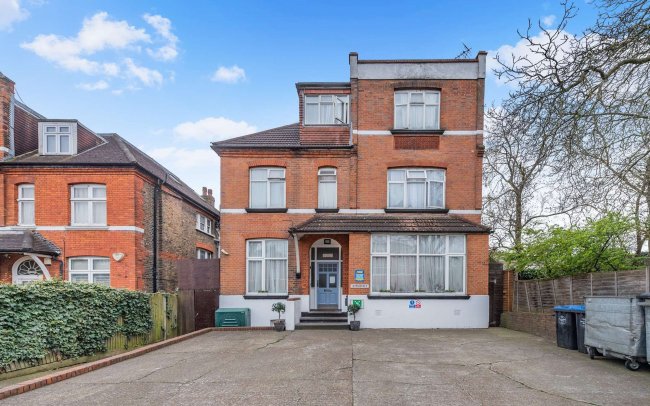 30 Chatsworth Road, Kilburn, London, NW2 4BS 8