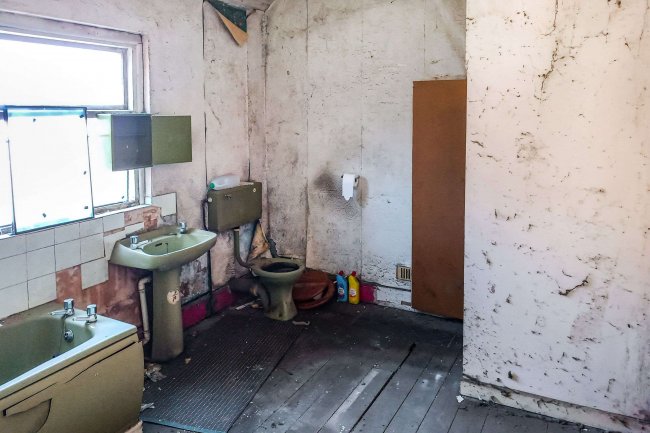 5 Gelli Terrace, Caerphilly, Mid Glamorgan, CF83 4FQ 3