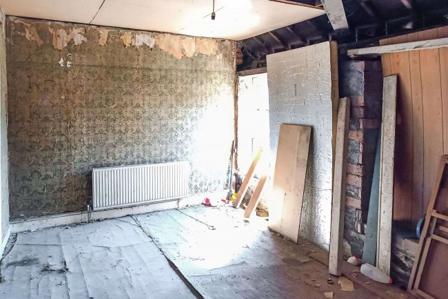 5 Gelli Terrace, Caerphilly, Mid Glamorgan, CF83 4FQ 3