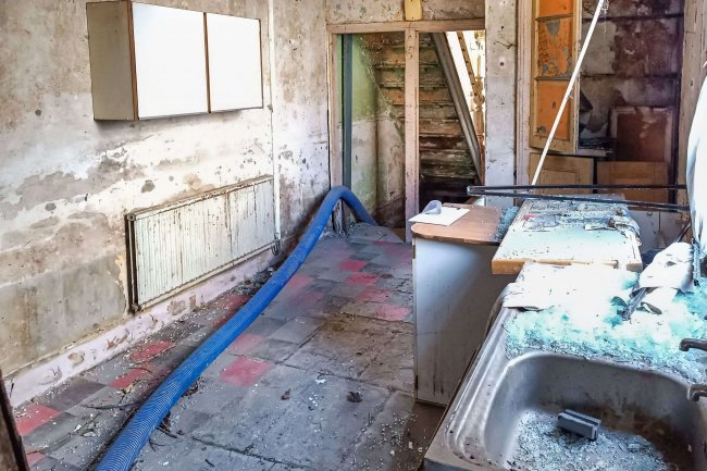 5 Gelli Terrace, Caerphilly, Mid Glamorgan, CF83 4FQ 3