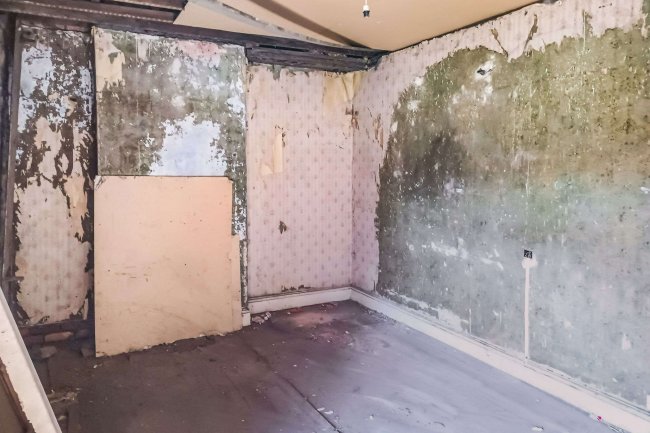 5 Gelli Terrace, Caerphilly, Mid Glamorgan, CF83 4FQ 3