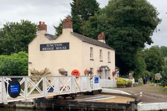 Junction Bridge House, Saul, Gloucestershire GL2 7LA 7