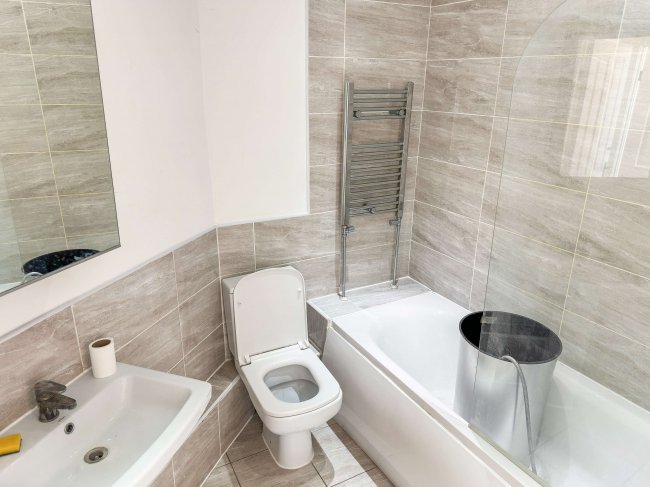 Flats A-D, 1 Donkin Hill, Caversham, Reading, RG4 5DG 3