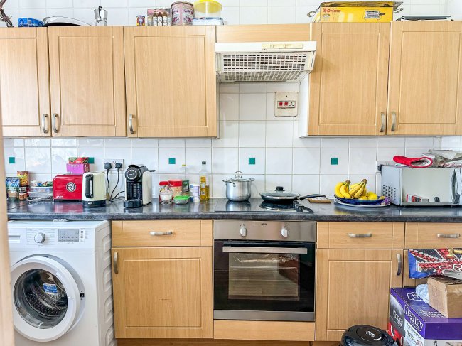 Flats A-D, 1 Donkin Hill, Caversham, Reading, RG4 5DG 3