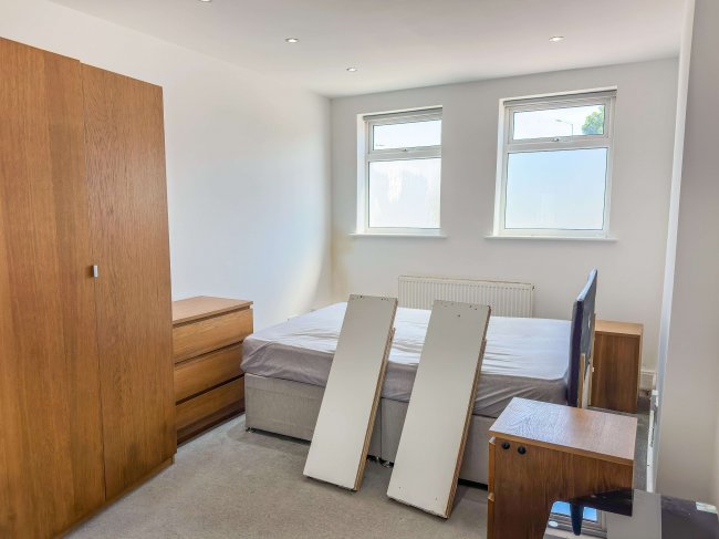 Flats A-D, 1 Donkin Hill, Caversham, Reading, RG4 5DG 3