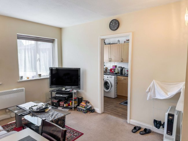 Flats A-D, 1 Donkin Hill, Caversham, Reading, RG4 5DG 3