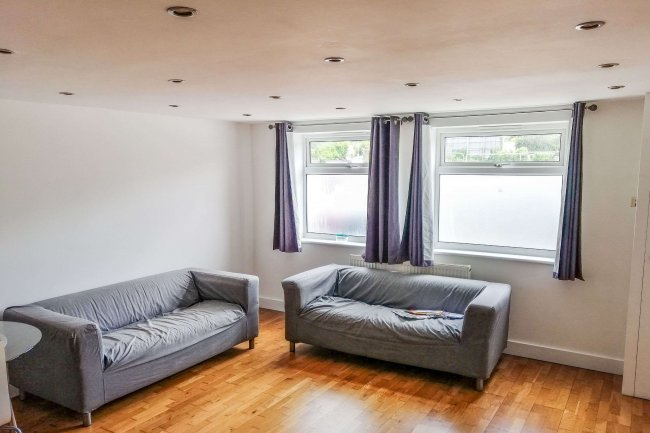 Flats A-D, 1 Donkin Hill, Caversham, Reading, RG4 5DG 3