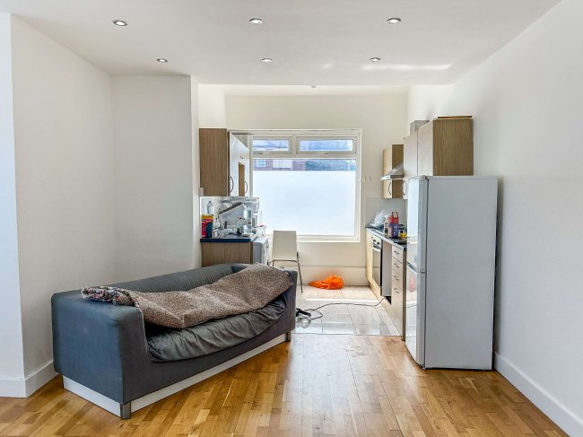 Flats A-D, 1 Donkin Hill, Caversham, Reading, RG4 5DG 3