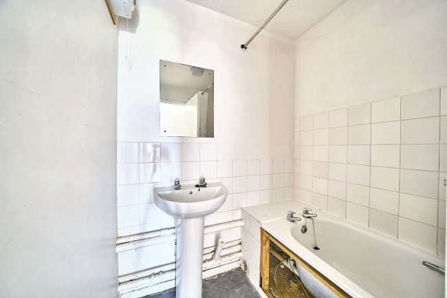 38 Little Grove, Bushey, Hertfordshire, WD23 3BG 1