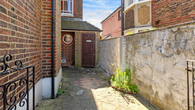 64 Chart Lane, Reigate, Surrey, RH2 7DZ 7