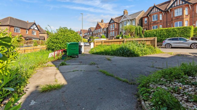 64 Chart Lane, Reigate, Surrey, RH2 7DZ 7