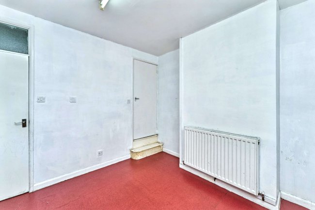 1 Myrtle Avenue, Balsall Heath, Birmingham, B12 8RF 5