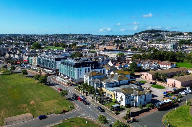 Inn on the Green, Paignton, Esplanade Road, Paignton TQ4 6BG 16