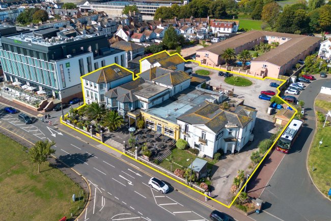 Inn on the Green, Paignton, Esplanade Road, Paignton TQ4 6BG 16