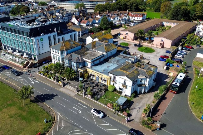 Inn on the Green, Paignton, Esplanade Road, Paignton TQ4 6BG 16