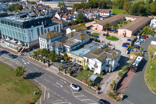 Inn on the Green, Paignton, Esplanade Road, Paignton TQ4 6BG 16