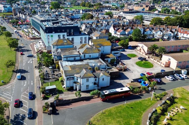 Inn on the Green, Paignton, Esplanade Road, Paignton TQ4 6BG 16