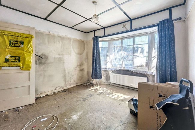 4 Figges Road, Mitcham, Surrey CR4 2AN 7