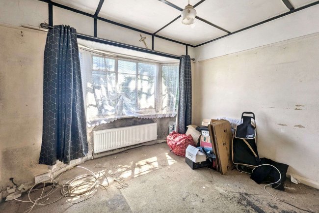 4 Figges Road, Mitcham, Surrey CR4 2AN 7