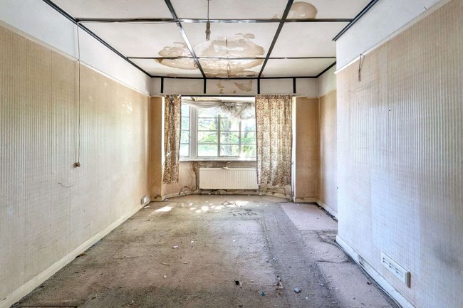 4 Figges Road, Mitcham, Surrey CR4 2AN 7