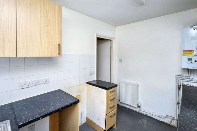 Flat A 15 Hamilton Road, Harrow, London HA1 1SU 1