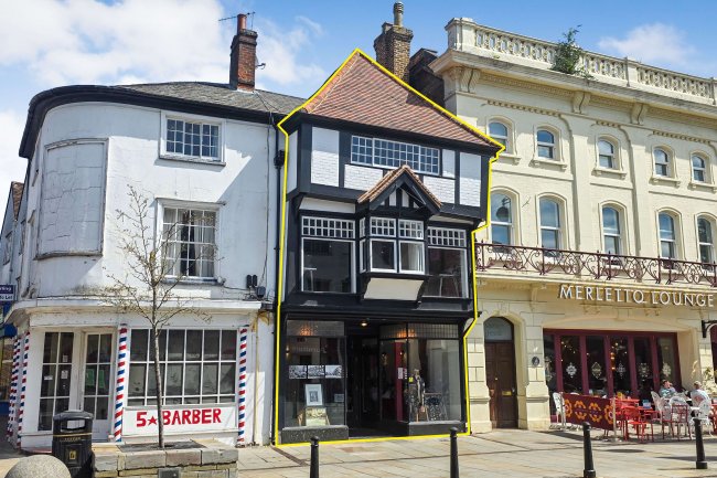 2/3 High Street, High Wycombe, Buckinghamshire HP11 2AZ 9