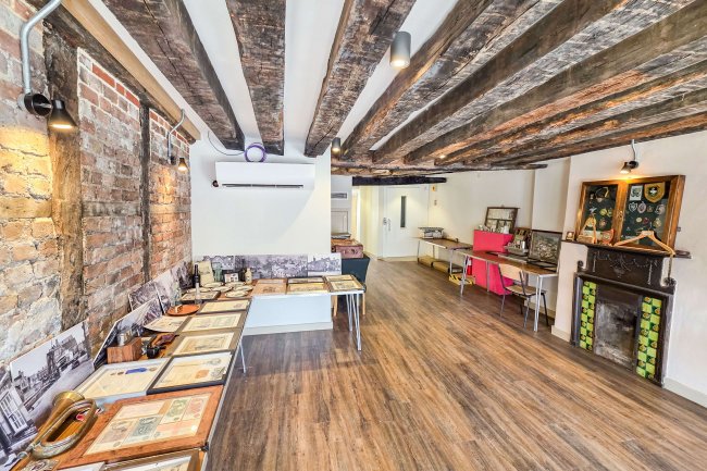 2/3 High Street, High Wycombe, Buckinghamshire HP11 2AZ 9