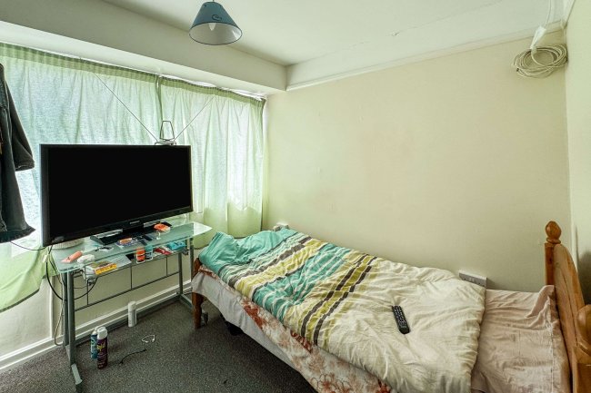 128 Herons Wood, Harlow, Essex CM20 1RU 6