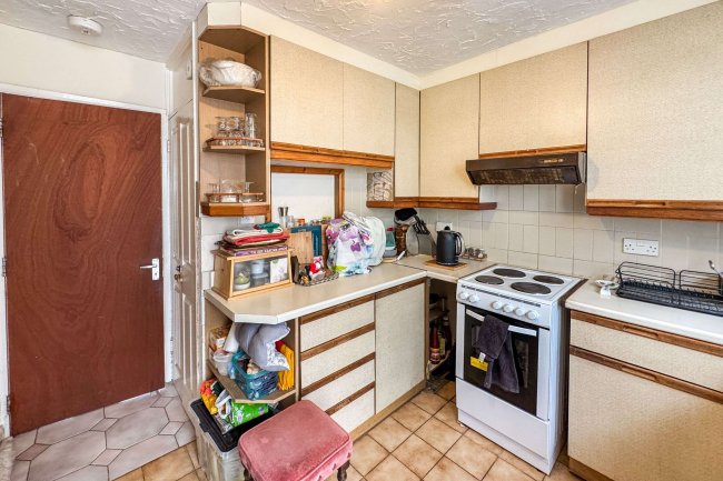 128 Herons Wood, Harlow, Essex CM20 1RU 6