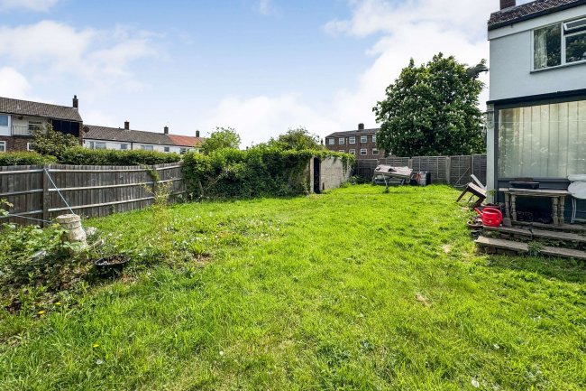 128 Herons Wood, Harlow, Essex CM20 1RU 6