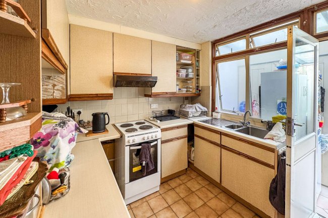 128 Herons Wood, Harlow, Essex CM20 1RU 6