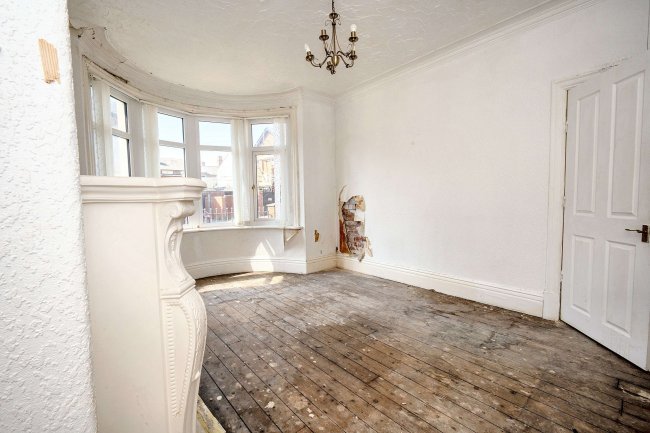 5 Orchard Avenue, Blackpool, FY4 2NX 7