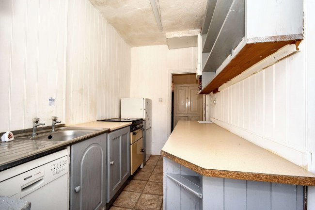 5 Orchard Avenue, Blackpool, FY4 2NX 7