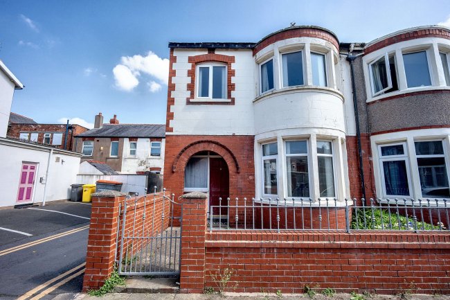 5 Orchard Avenue, Blackpool, FY4 2NX 7