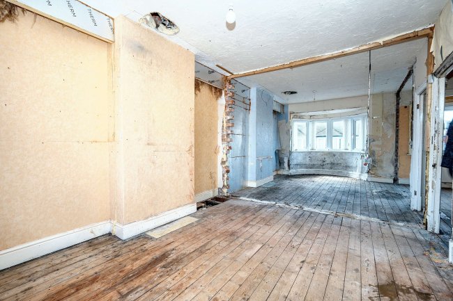 5 Orchard Avenue, Blackpool, FY4 2NX 7