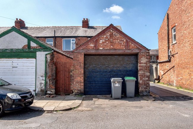 5 Orchard Avenue, Blackpool, FY4 2NX 7