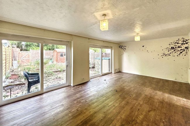 171 Wheatcroft, Cheshunt, Waltham Cross, EN7 6JU 4