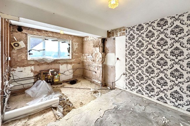 171 Wheatcroft, Cheshunt, Waltham Cross, EN7 6JU 4