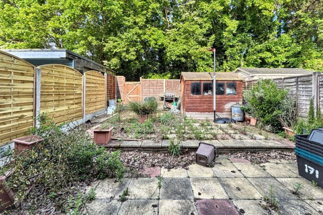 171 Wheatcroft, Cheshunt, Waltham Cross, EN7 6JU 4