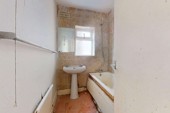 49 Grove Road, Acton, London W3 6AN 4