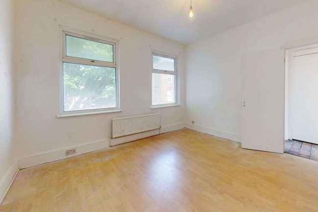 49 Grove Road, Acton, London W3 6AN 4