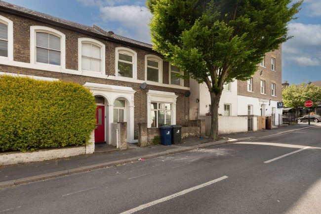 49 Grove Road, Acton, London W3 6AN 4