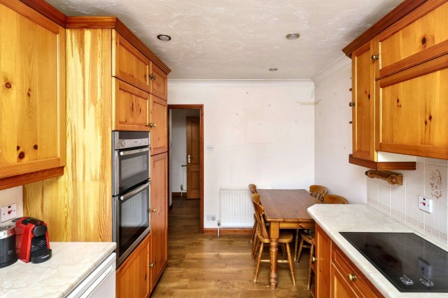 7A Pineapple Road, Amersham, Buckinghamshire, HP7 9JN 4